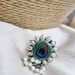 Load image into Gallery viewer, Peacock 🦚 Feather Patterned Ring with Pearl