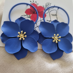 Load image into Gallery viewer, Blue Periwinkle Flower Stud Earring